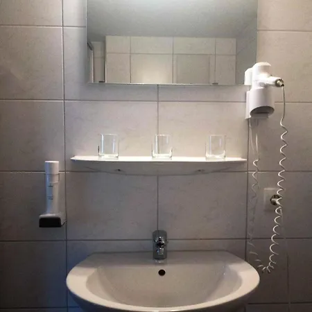 Linde-sinohaus 3*
